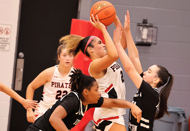 Lady Pirates Fall In Battle Of Ranked Foes