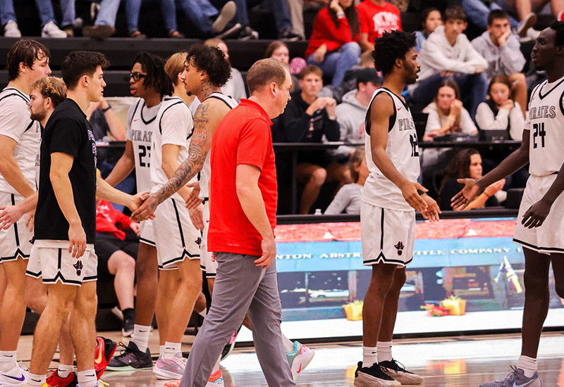 Men's Basketball Goes 1-1 At The Great Western Classic